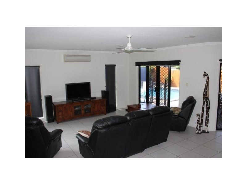 1 Seafarer Court, Blacks Beach QLD 4740