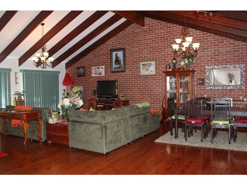 3 Arana Drive, Rural View QLD 4740