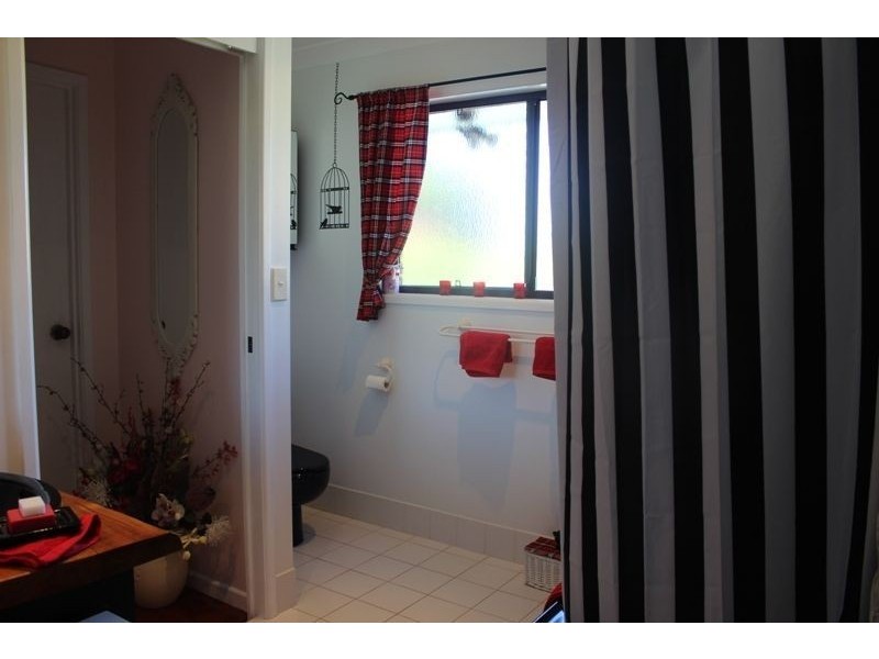 3 Arana Drive, Rural View QLD 4740