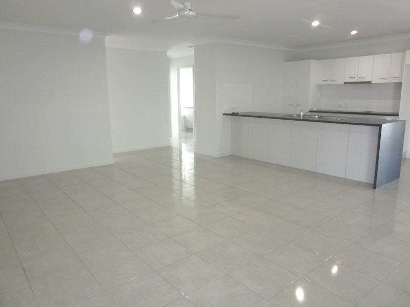 10 Hocking Cresent, Marian QLD 4753
