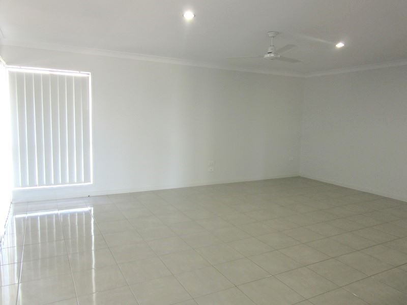 10 Hocking Cresent, Marian QLD 4753