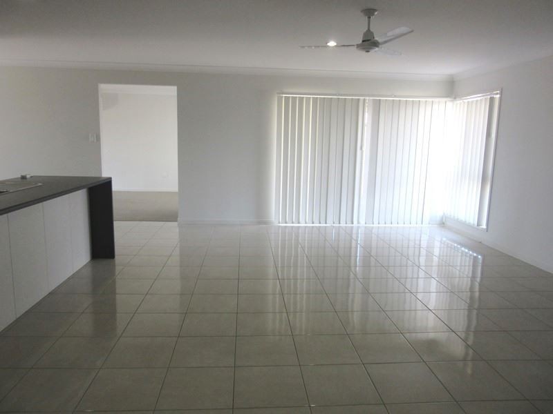 10 Hocking Cresent, Marian QLD 4753