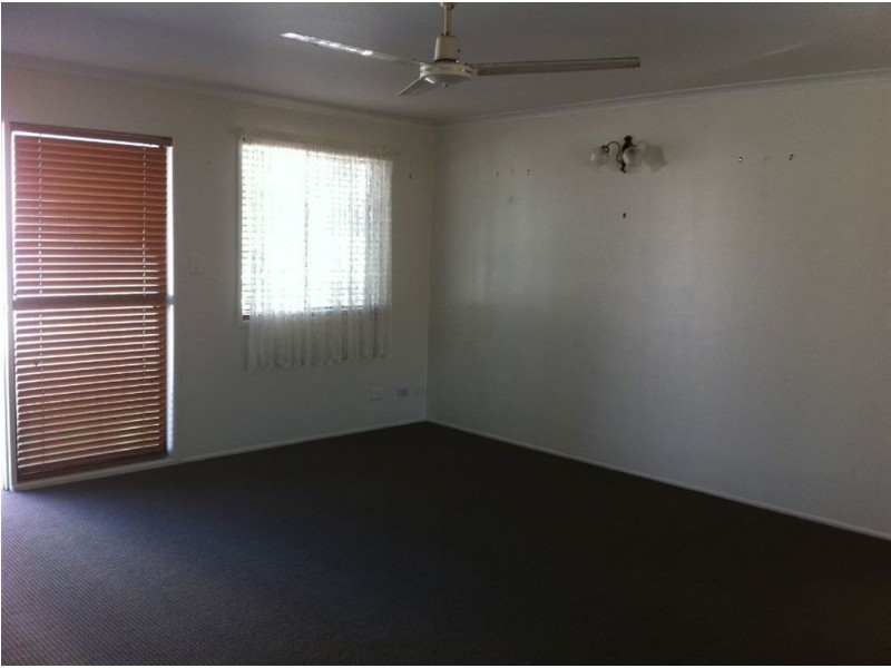 2/213 Evan Street, South Mackay QLD 4740