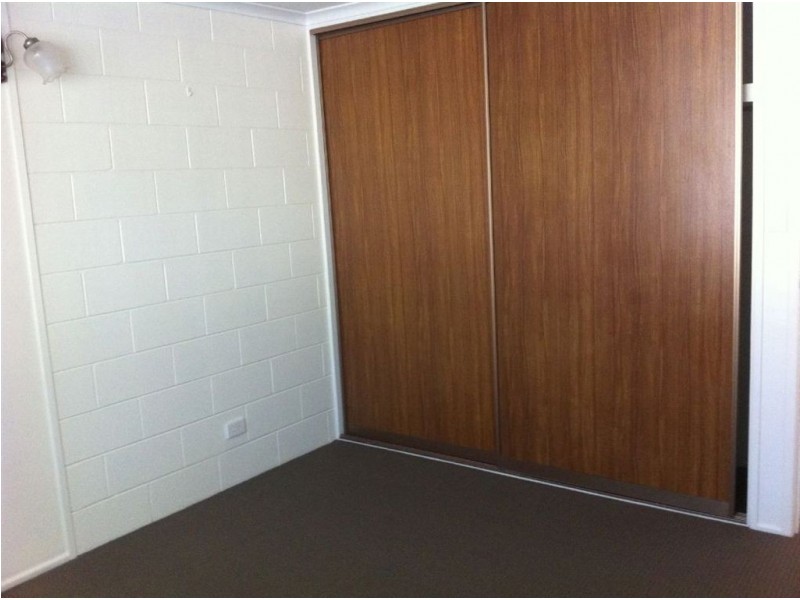 2/213 Evan Street, South Mackay QLD 4740