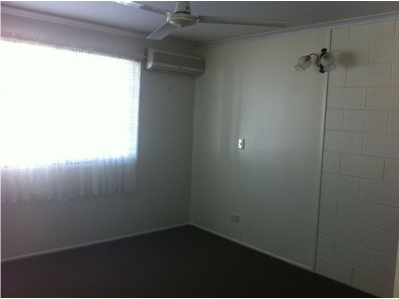 2/213 Evan Street, South Mackay QLD 4740