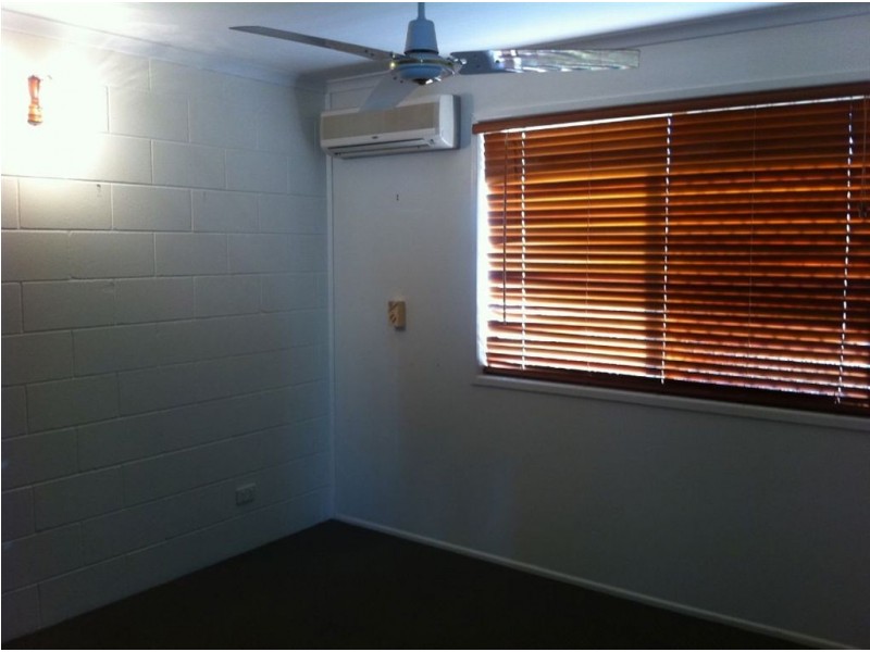 2/213 Evan Street, South Mackay QLD 4740