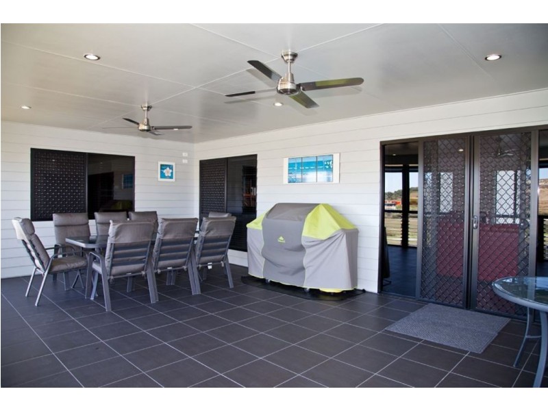 15 Herbert Way, Rural View QLD 4740