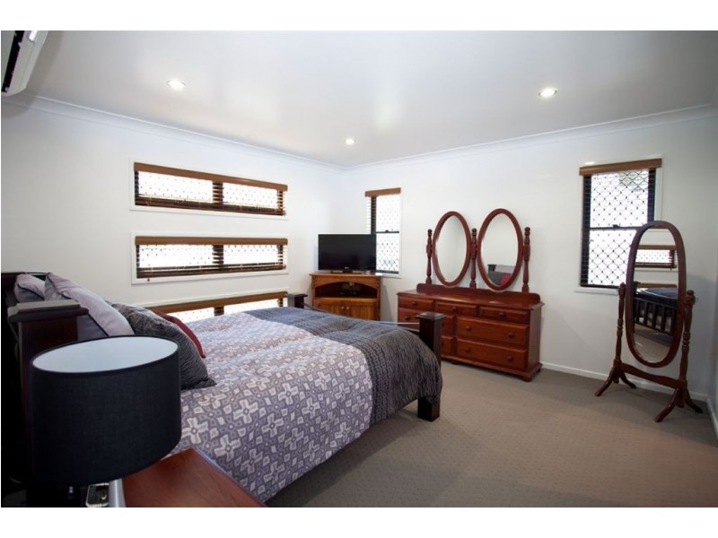 15 Herbert Way, Rural View QLD 4740