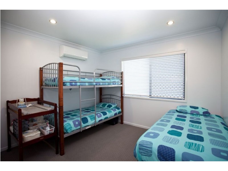 15 Herbert Way, Rural View QLD 4740