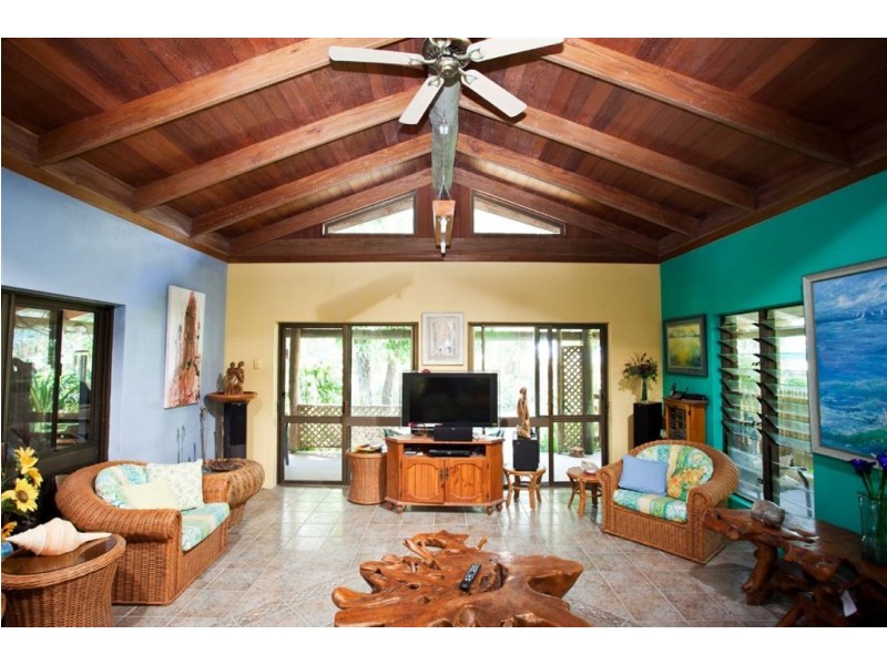 5 Pacific Drive, Blacks Beach QLD 4740