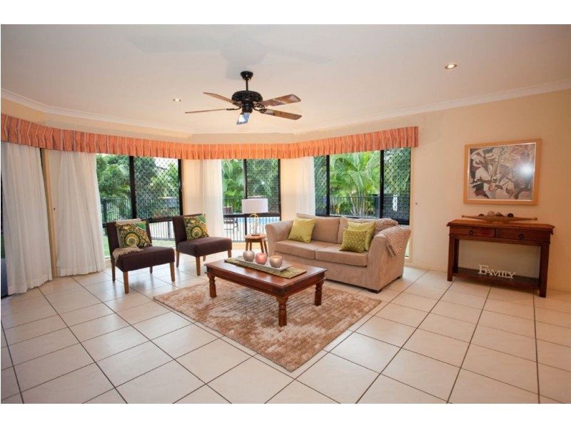 6 Herbert Way, Rural View QLD 4740