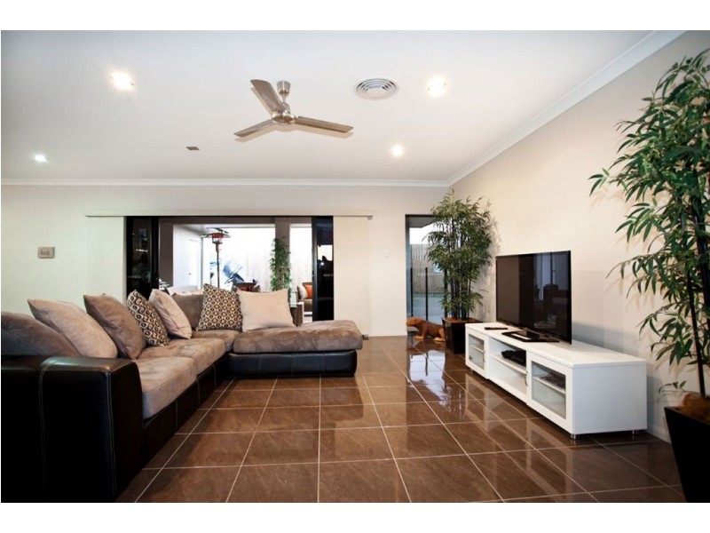 32 Hinze Circuit, Rural View QLD 4740