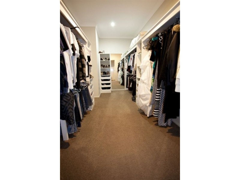 32 Hinze Circuit, Rural View QLD 4740