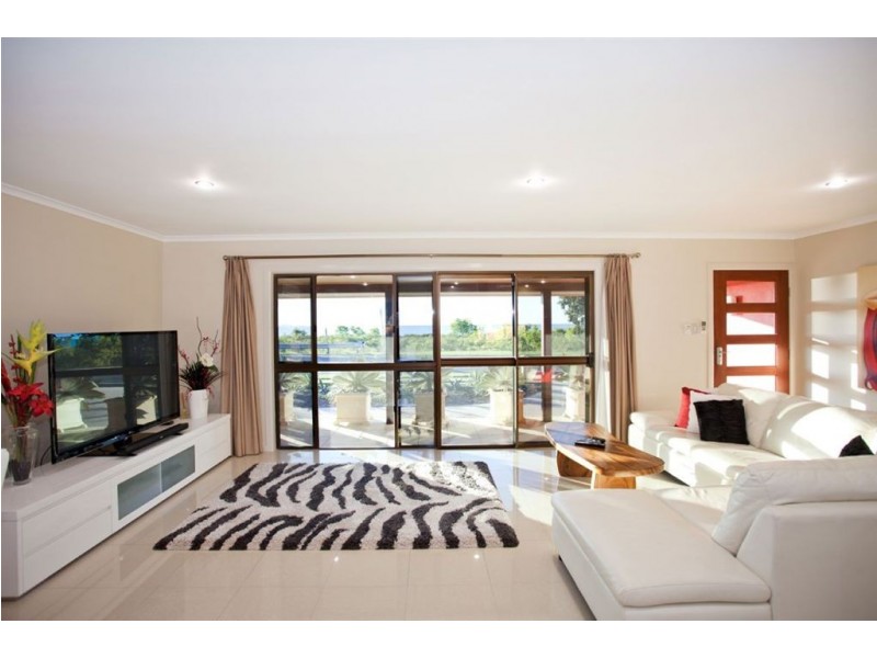 15 Slade Esplanade, Slade Point QLD 4740