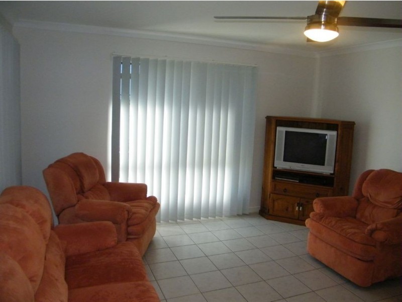 18 Sunseeker Court, Blacks Beach QLD 4740