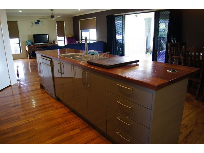 27 Aviland Drive, Seaforth QLD 4741