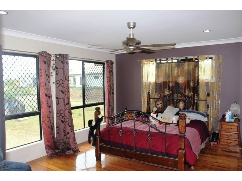 27 Aviland Drive, Seaforth QLD 4741