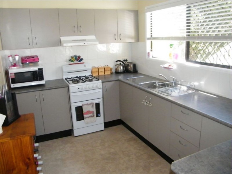 16 Hucker Street, Mackay QLD 4740