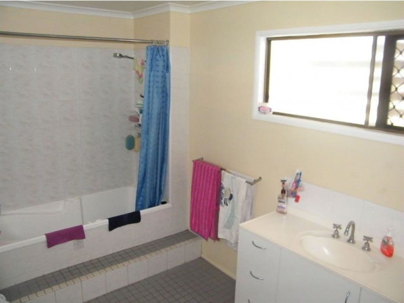 16 Hucker Street, Mackay QLD 4740