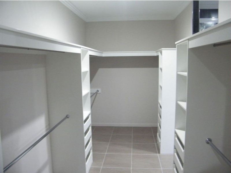 27 Portside Place, Shoal Point QLD 4750