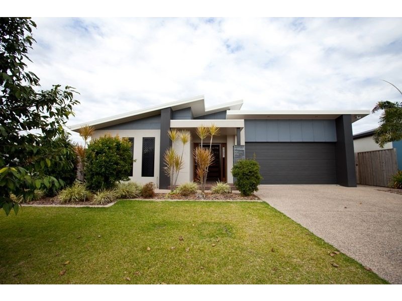22 Vidar Crescent, Ooralea QLD 4740