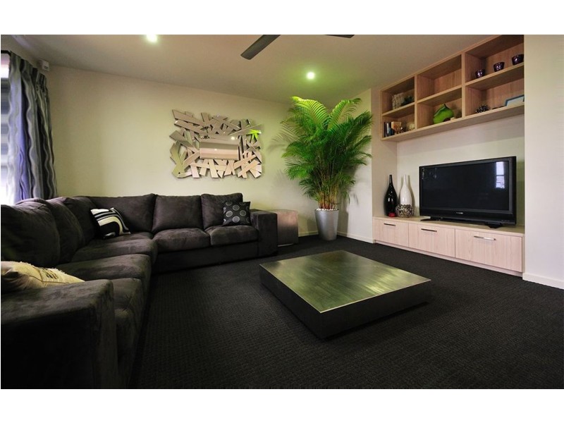 22 Vidar Crescent, Ooralea QLD 4740