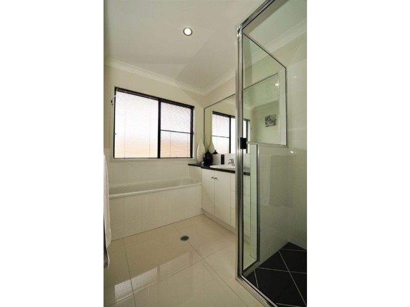 22 Vidar Crescent, Ooralea QLD 4740