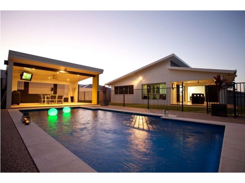 11 Herbert Way, Rural View QLD 4740
