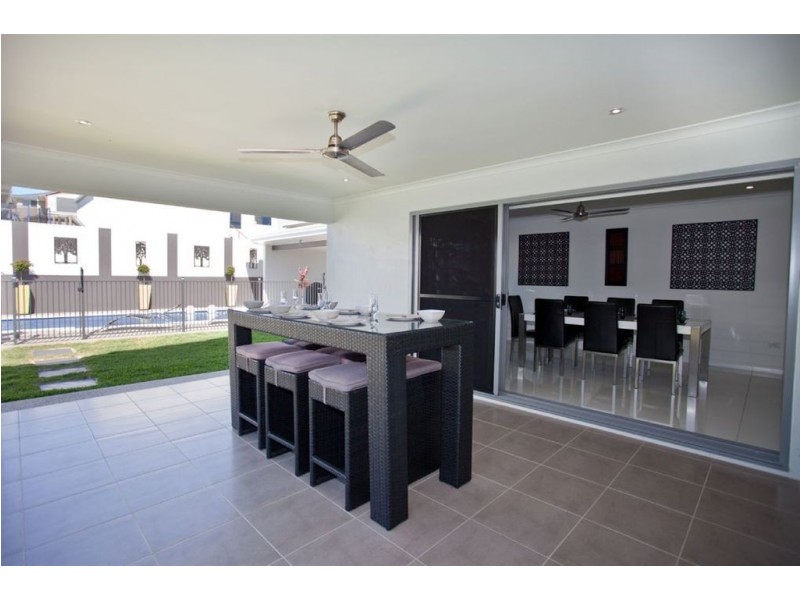 11 Herbert Way, Rural View QLD 4740