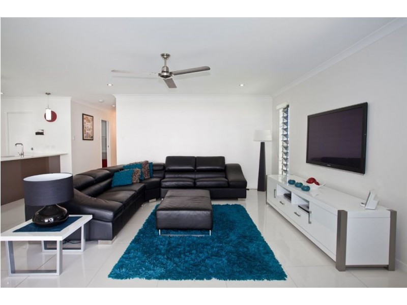11 Herbert Way, Rural View QLD 4740