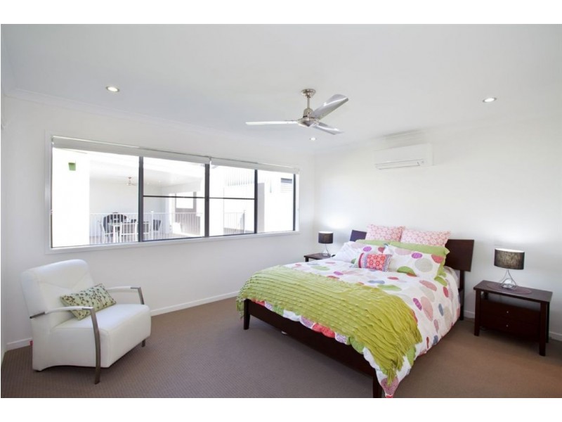 11 Herbert Way, Rural View QLD 4740