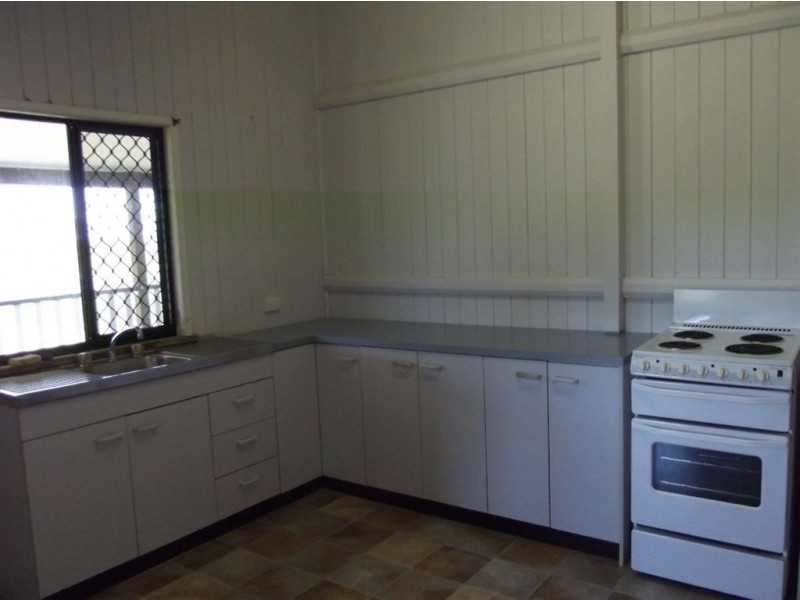 33 Mary Street, Mirani QLD 4754