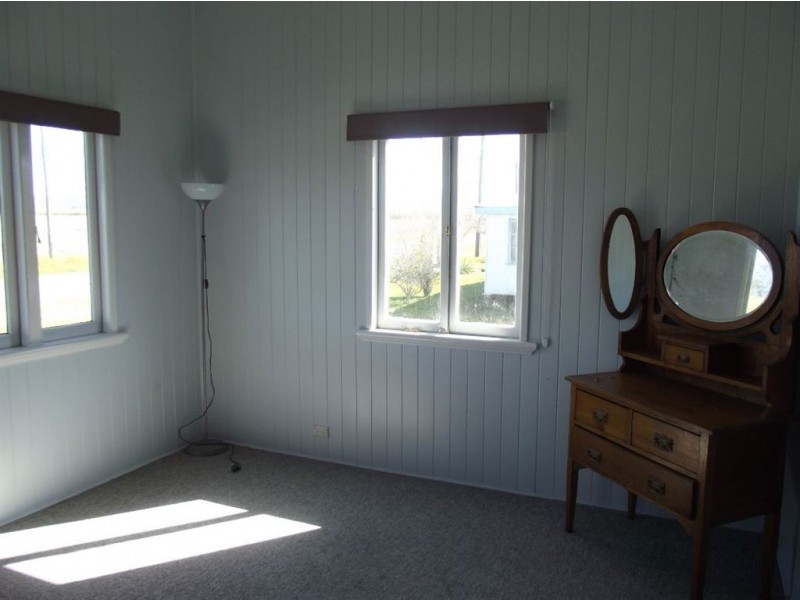 33 Mary Street, Mirani QLD 4754