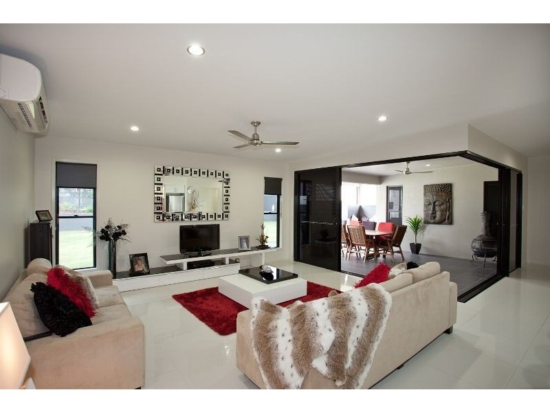 4 Compass Court, Shoal Point QLD 4750