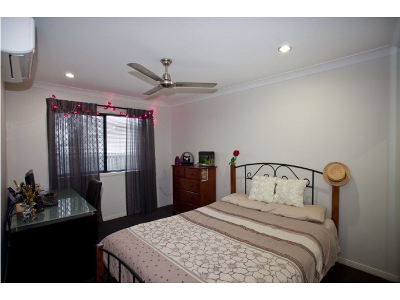 4 Compass Court, Shoal Point QLD 4750