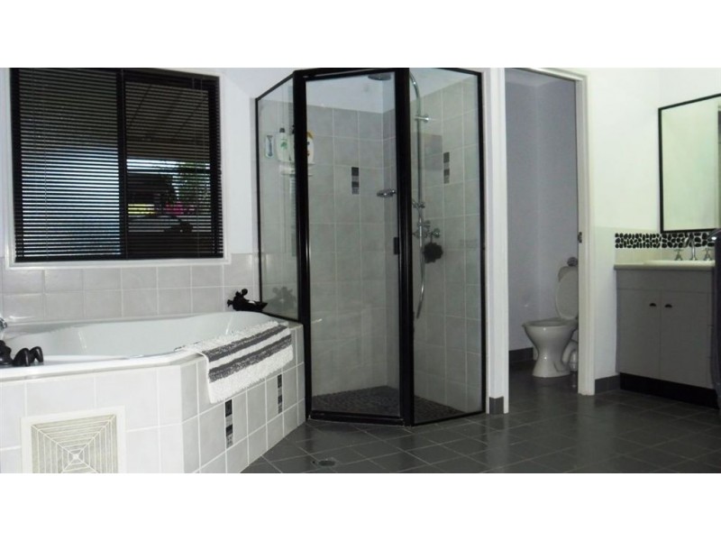 11 Elva Court, Glenella QLD 4740