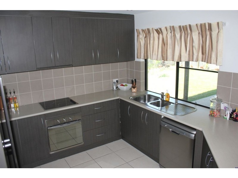 3 Woden Cresent, Ooralea QLD 4740