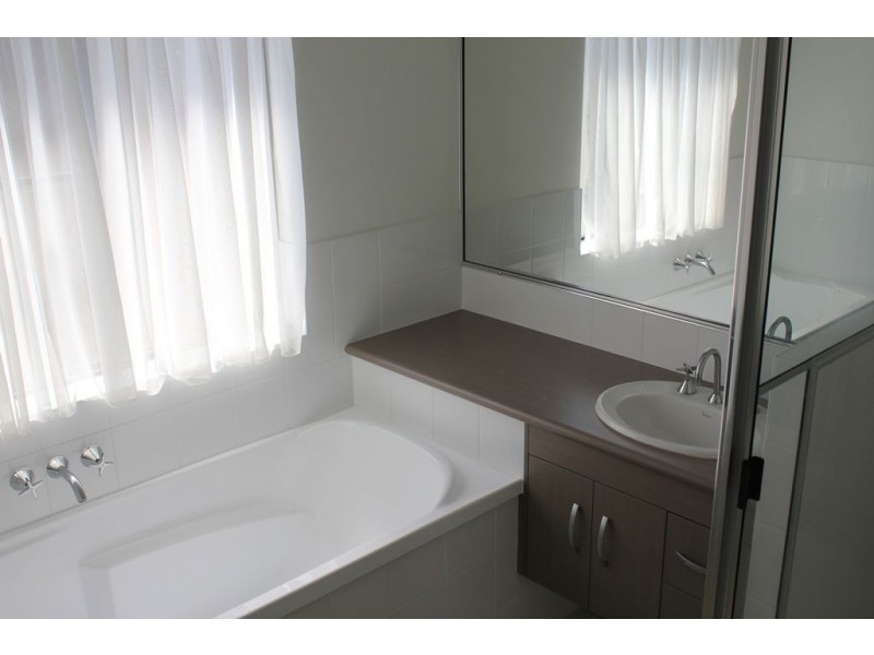 3 Woden Cresent, Ooralea QLD 4740