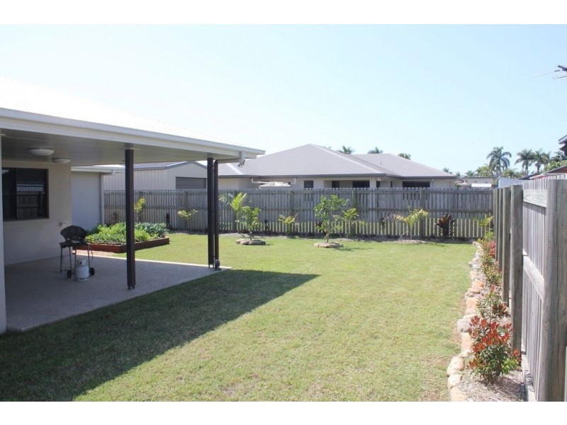 3 Woden Cresent, Ooralea QLD 4740