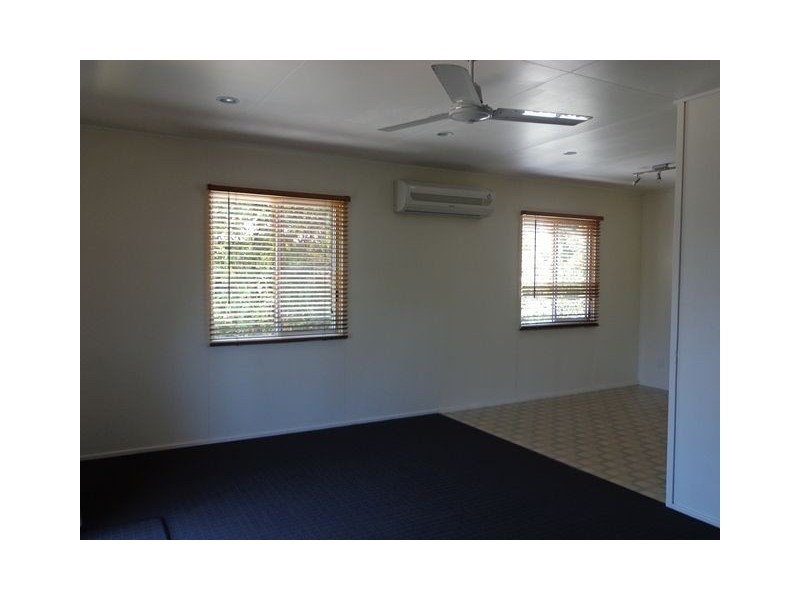 15 Rosella Street, Slade Point QLD 4740