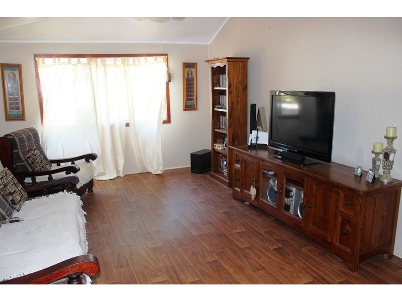 158 McIntyre Street, Calen QLD 4798