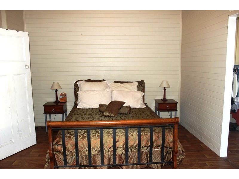 158 McIntyre Street, Calen QLD 4798