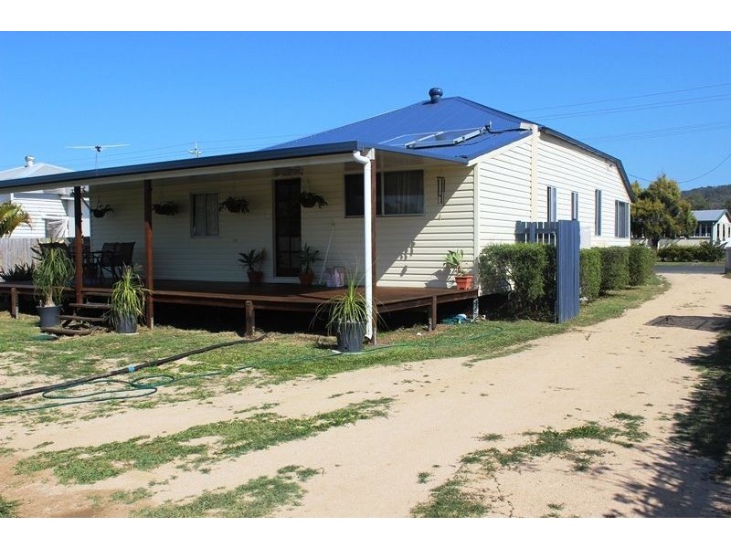 158 McIntyre Street, Calen QLD 4798