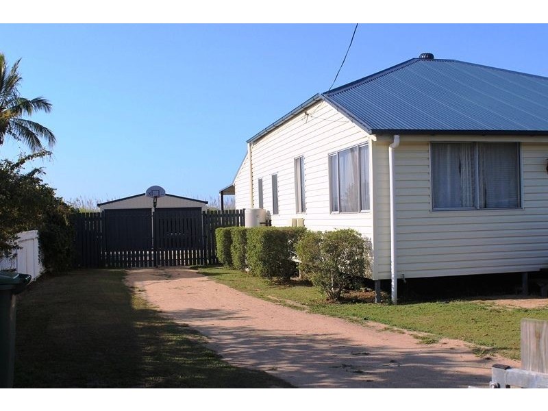 158 McIntyre Street, Calen QLD 4798