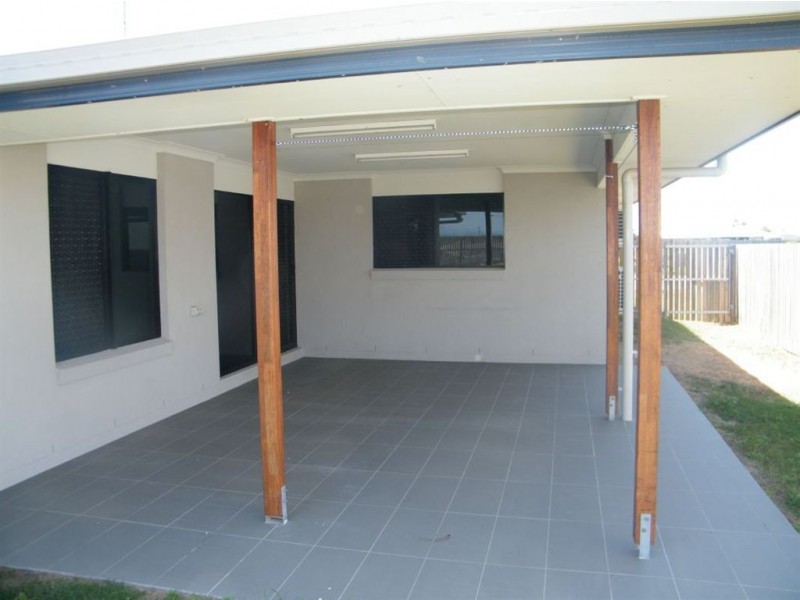 38 Botanical Drive, Ooralea QLD 4740