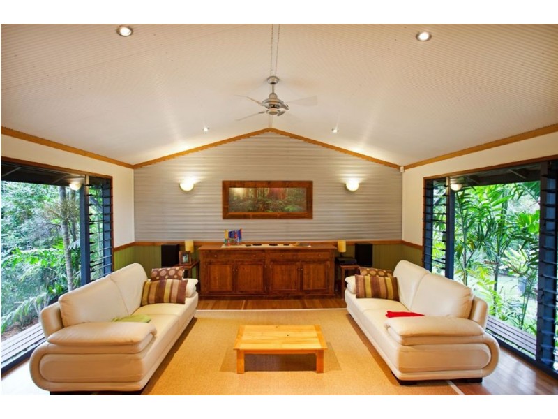 2/69 Lynette Drive, Nindaroo QLD 4740