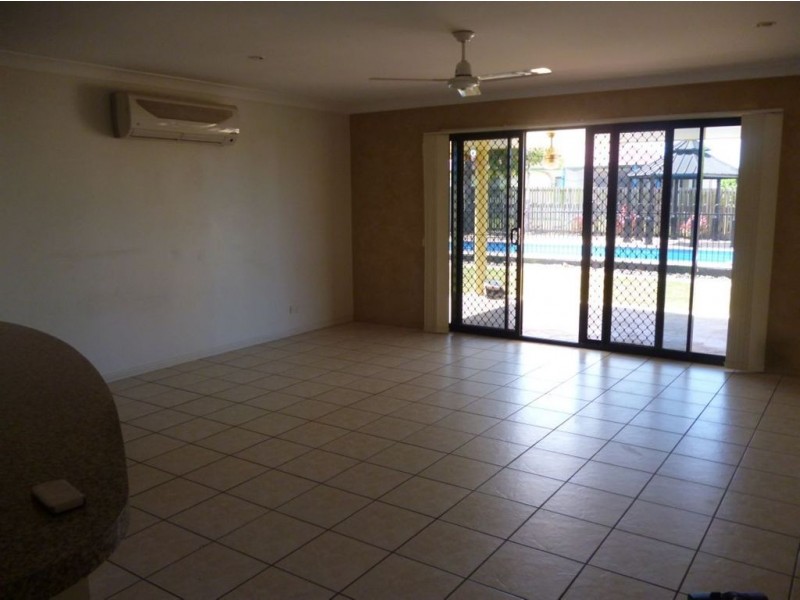 16 Centennial Drive, Glenella QLD 4740