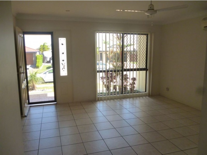 16 Centennial Drive, Glenella QLD 4740