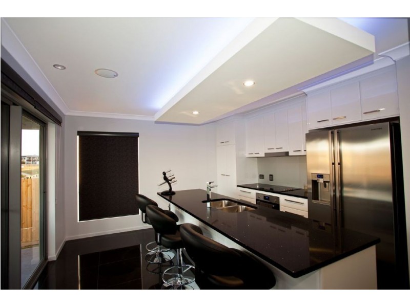 10 Ahern Court, Rural View QLD 4740