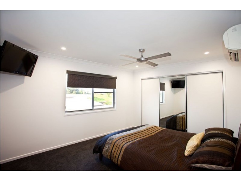 10 Ahern Court, Rural View QLD 4740